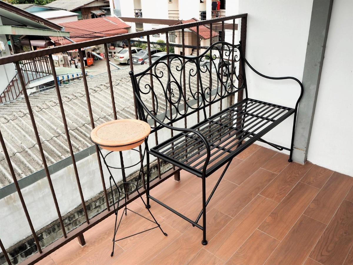 Bua House Poshtel Hotel Chiang Mai Buitenkant foto